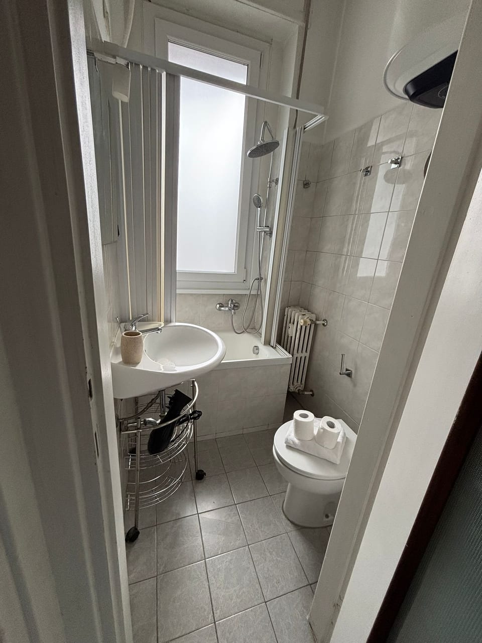 Studio, 1 Double Bed | Bathroom
