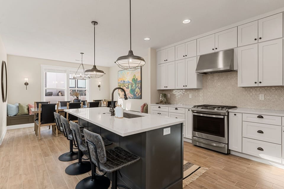 House, 6 Bedrooms | Private kitchen | Fridge, oven, coffee/tea maker, toaster