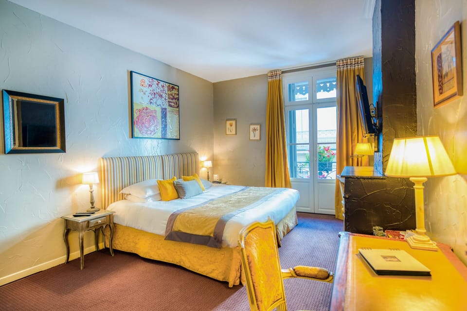 Deluxe Double Room, Balcony | Premium bedding, down comforters, individually decorated