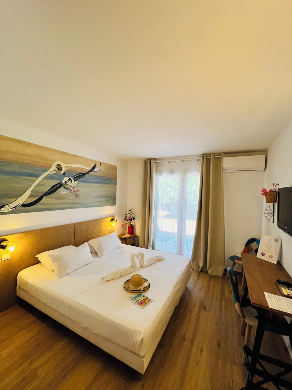 Double or Twin Room, Terrace | Individually decorated, individually furnished, desk, free WiFi
