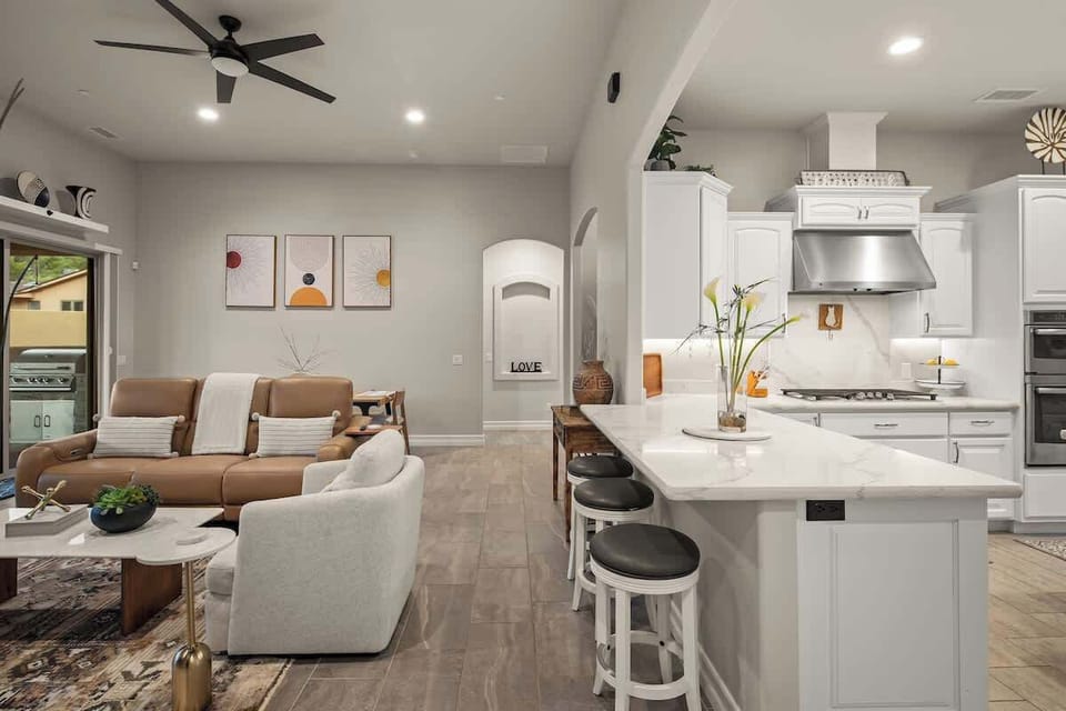 JL_5CougarDr-interiors-CommonAreas-07