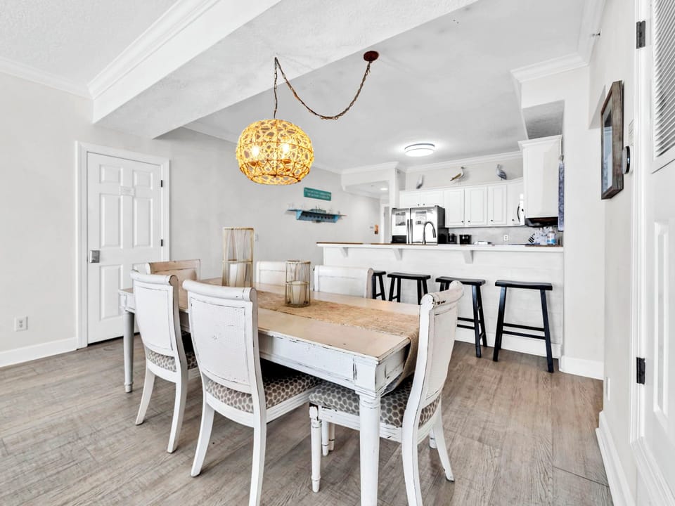 Dining room to kitchen view