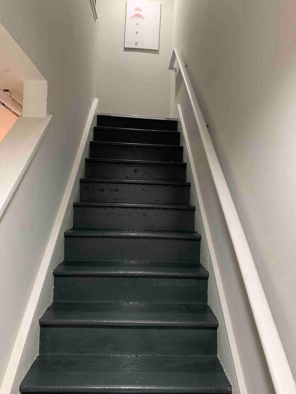 Bi level 
Steps to bedrooms from living room and kitchen.