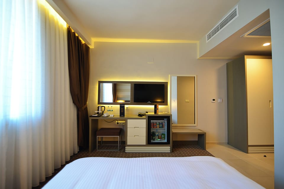 Basic Double Room, City View | Egyptian cotton sheets, premium bedding, minibar (some free items)