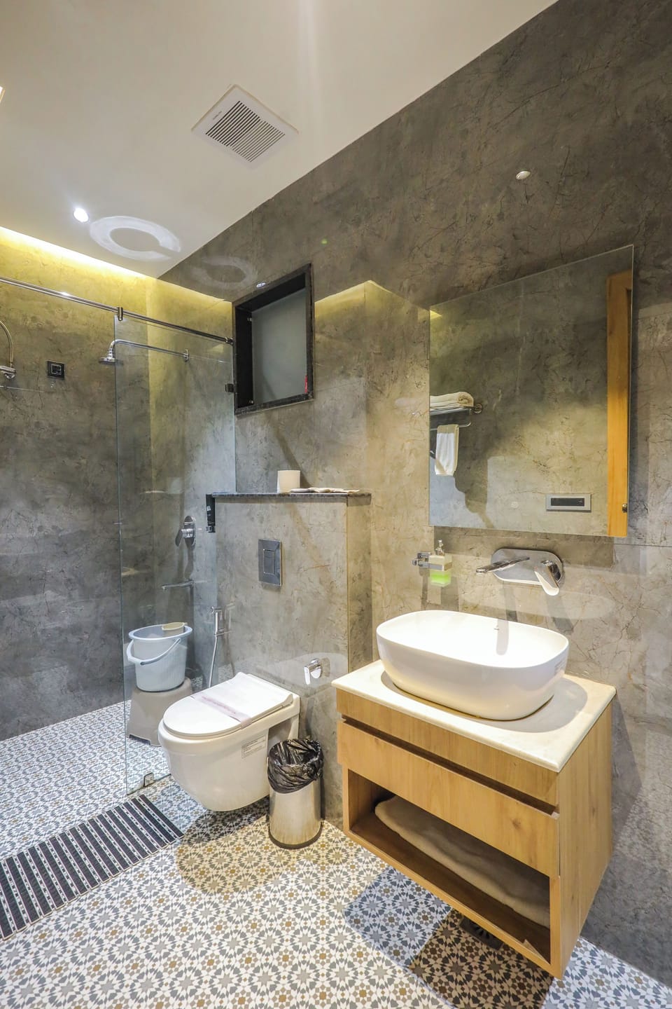 Shower, free toiletries, hair dryer, slippers