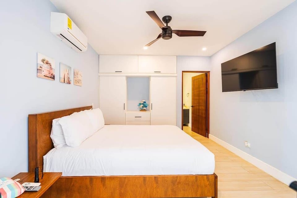 Guest bedroom with AC