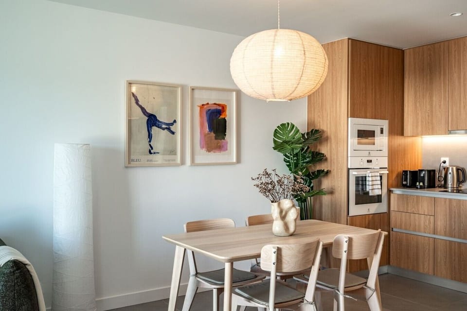 Kitchen & Dining Area
