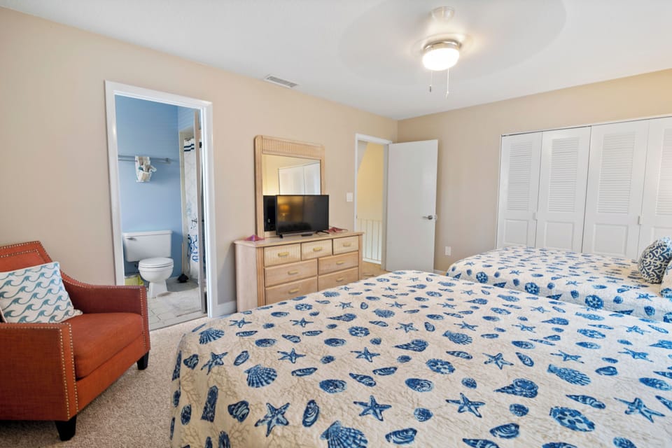 House, Multiple Beds, Balcony, Ocean View (Oceanside Village C1) | 2 bedrooms, individually decorated, individually furnished, bed sheets
