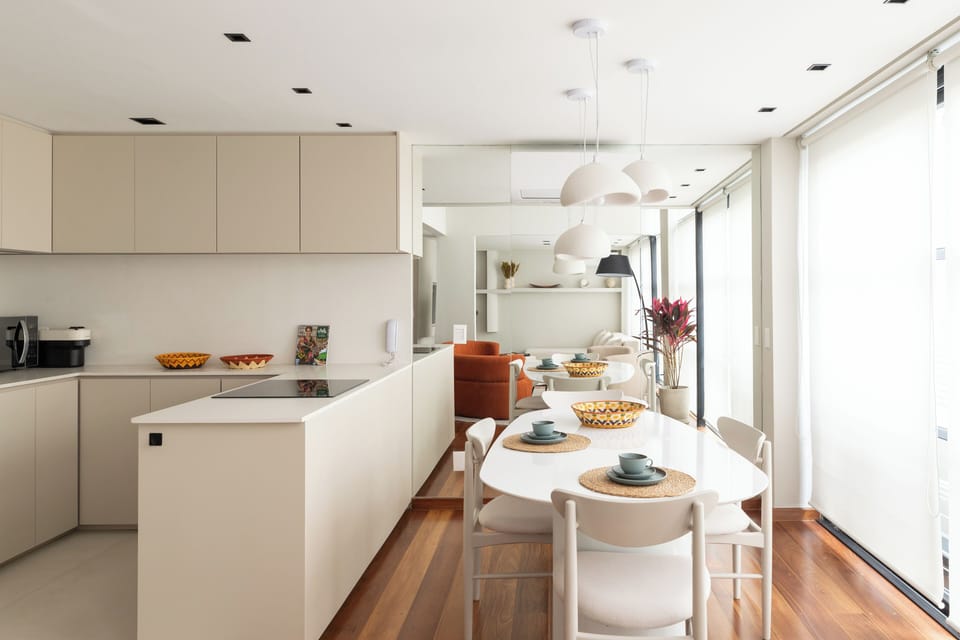 Deluxe Apartment, City View | Private kitchen | Electric kettle