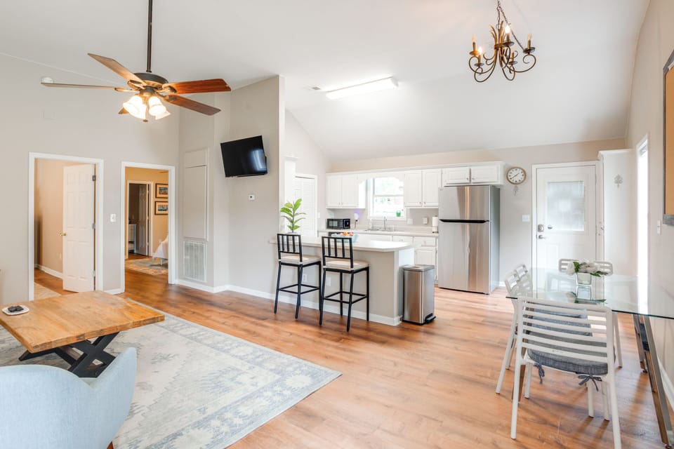 Dining Area | Dishware/Flatware