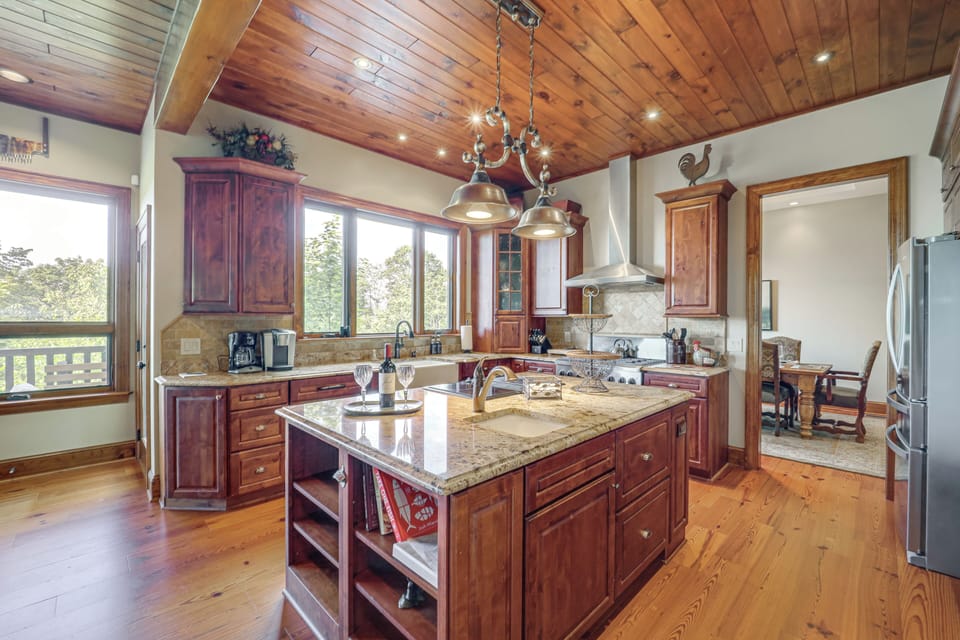 Kitchen | 1st Floor | Keurig & Drip Coffee Makers | Cooking Basics