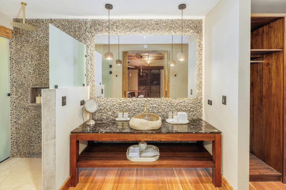 Suite, 1 Bedroom, Mountain View | Hypo-allergenic bedding available, cribs (surcharge), WiFi (free)