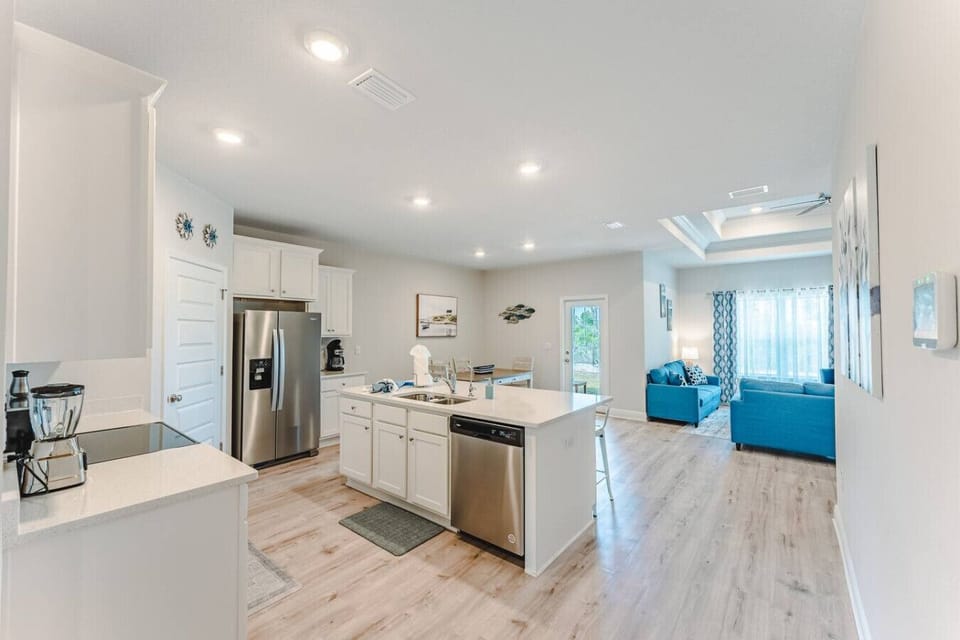 Cook, snack, or just pretend you’re on a cooking show. Our fully equipped kitchen is at your convenience