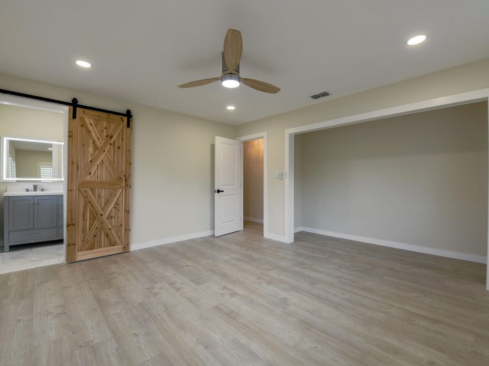 Large bedroom #3 of 4 total w/ Jack-Jill bathroom attached.  Features lrg closet