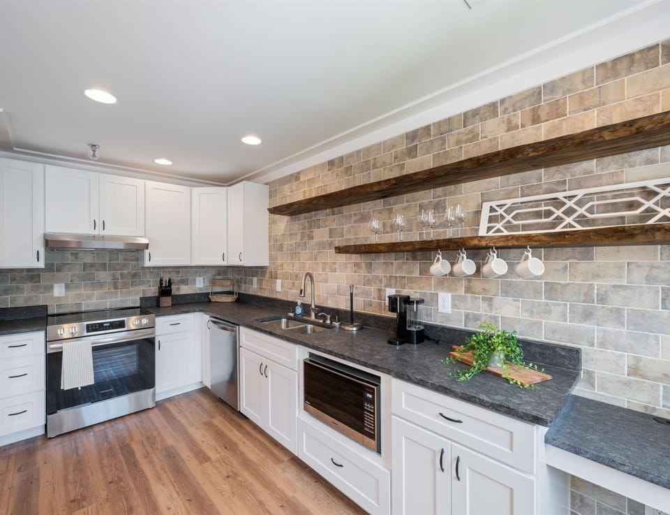 Condo, Multiple Beds, Patio, Garden View (Carters Court Serene Hideaway) | Private kitchen | Fridge, microwave, oven, stovetop