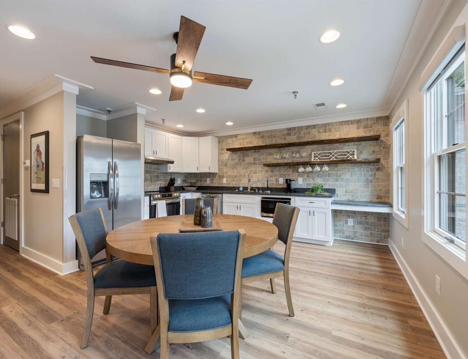 Condo, 2 Queen Beds, Patio, Garden View (Carters Court Serene Suite) | Private kitchen | Fridge, microwave, oven, stovetop