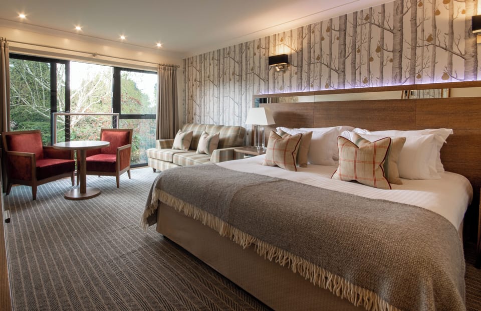 Premium bedding, in-room safe, desk, iron/ironing board