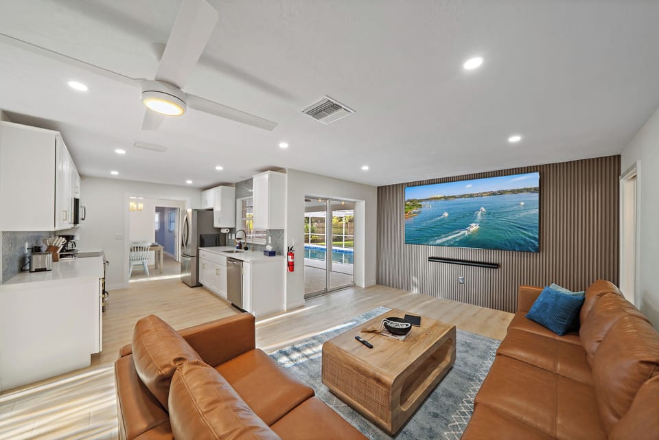 Another room to relax? YOU BET!