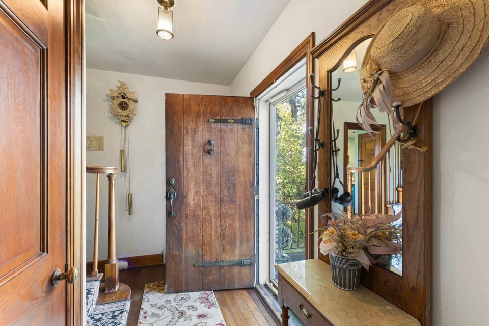 136 web or mls IMG 2044