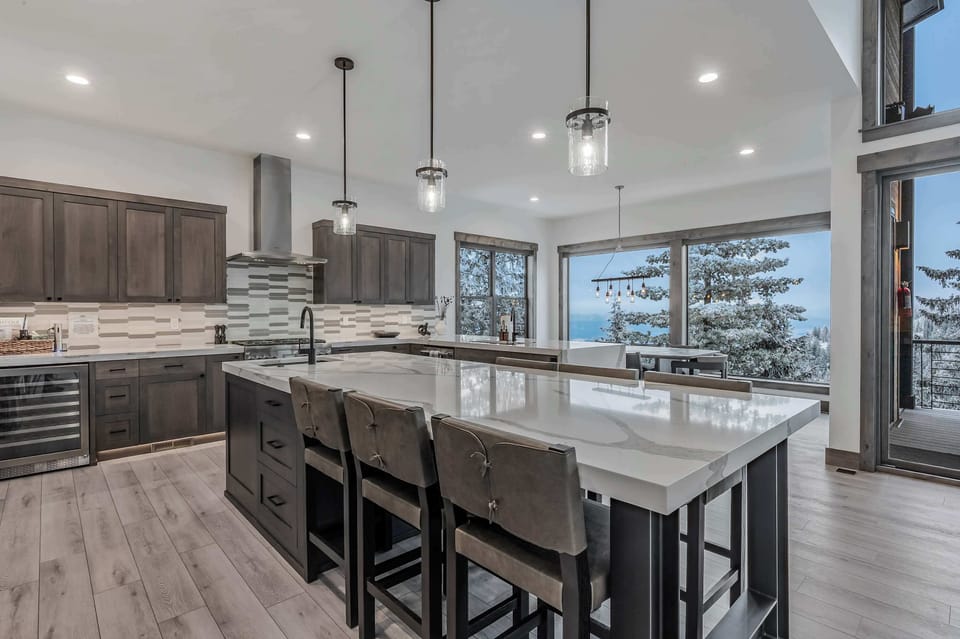 Fully appointed kitchen - a chef's dream!