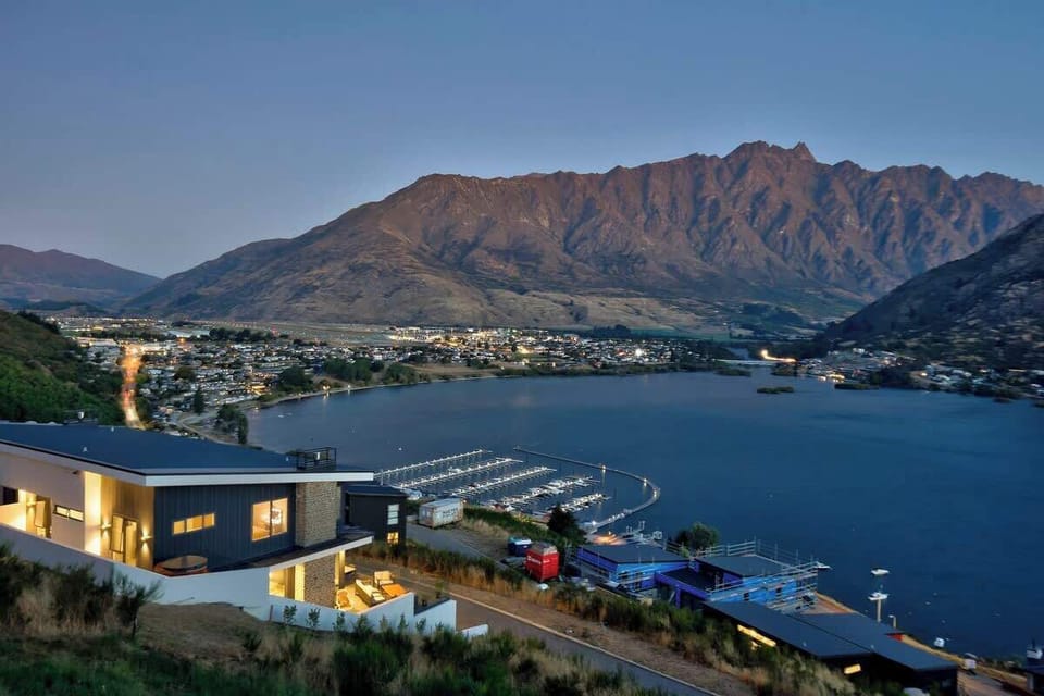 Immerse yourself in the bubbling spa while panoramic lake and mountain views unfold before your eyes. Every soak feels like a front-row seat to Queenstown’s beauty.