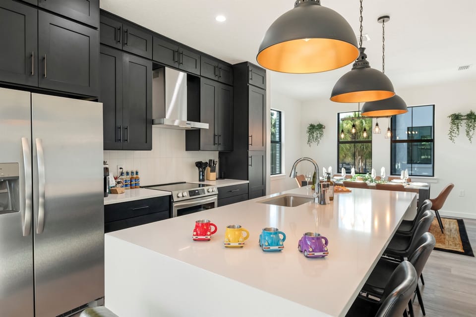 Kitchen with oven, dishwasher, full fridge freezer, fully equipped!
