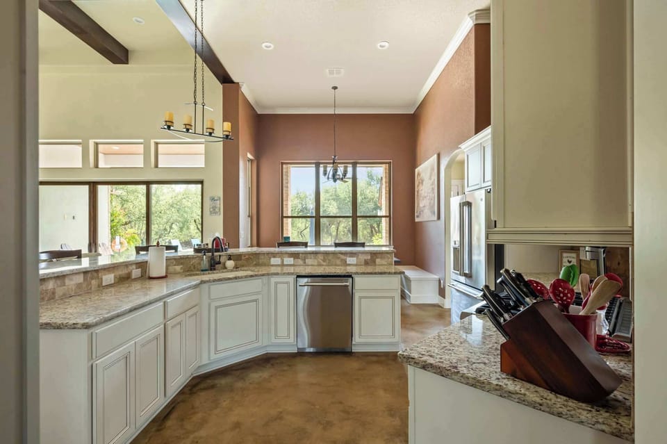 Fully-equipped kitchen