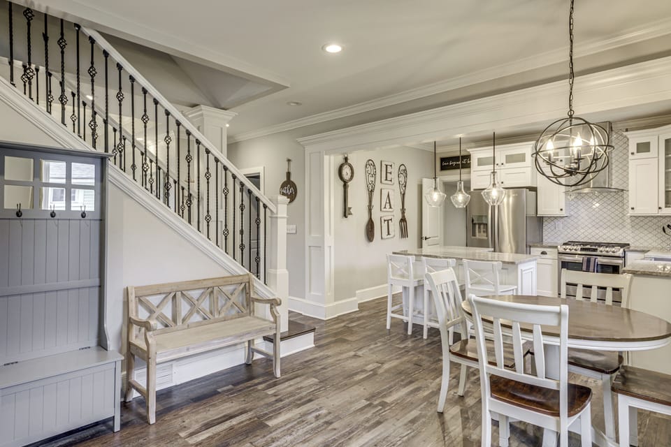 Dining Area | Dishware/Flatware Provided | 1st Floor