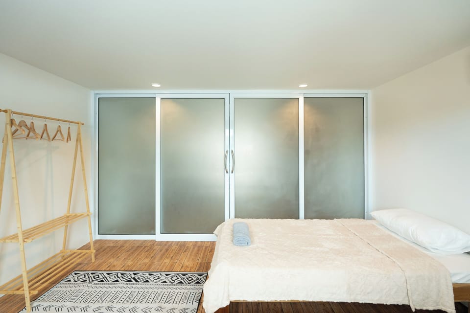 Comfort Twin Room, City View | Premium bedding, in-room safe, free WiFi, bed sheets