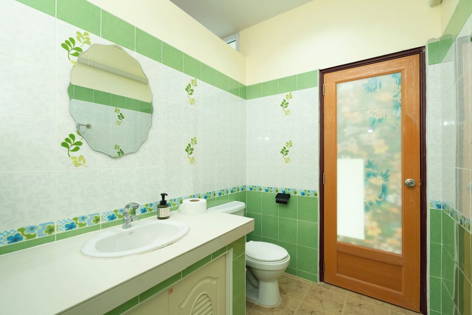 Comfort Double Room, Balcony, City View | Bathroom | Bidet