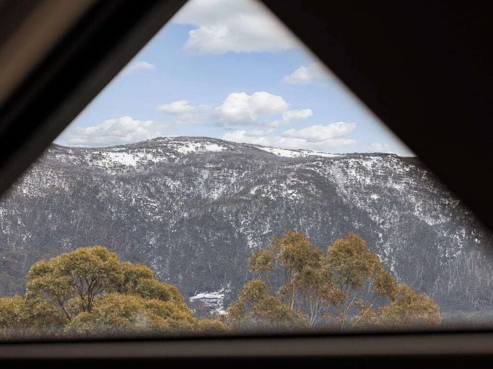 Mountain view from Master Bedroom 

Photography:  Expedimage