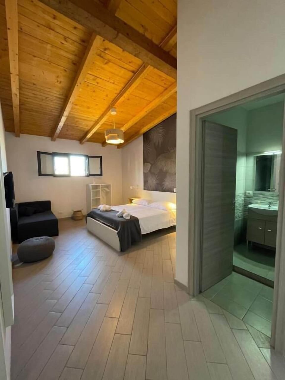 Triple Room, Mountain View | Free WiFi
