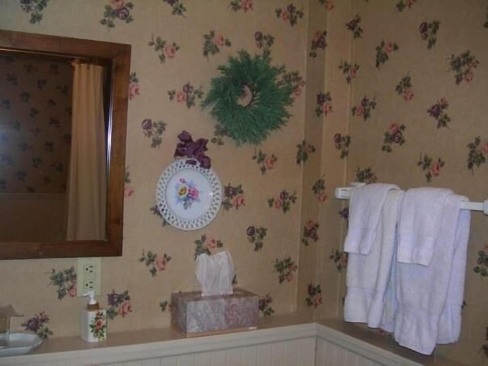 Free toiletries, towels