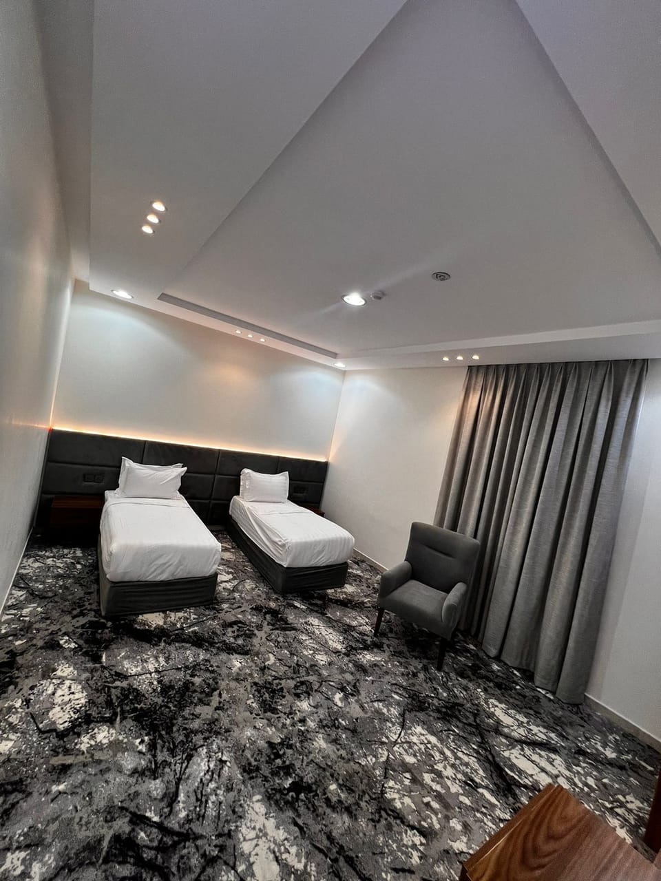 Comfort Studio | In-room safe, blackout drapes, soundproofing, iron/ironing board