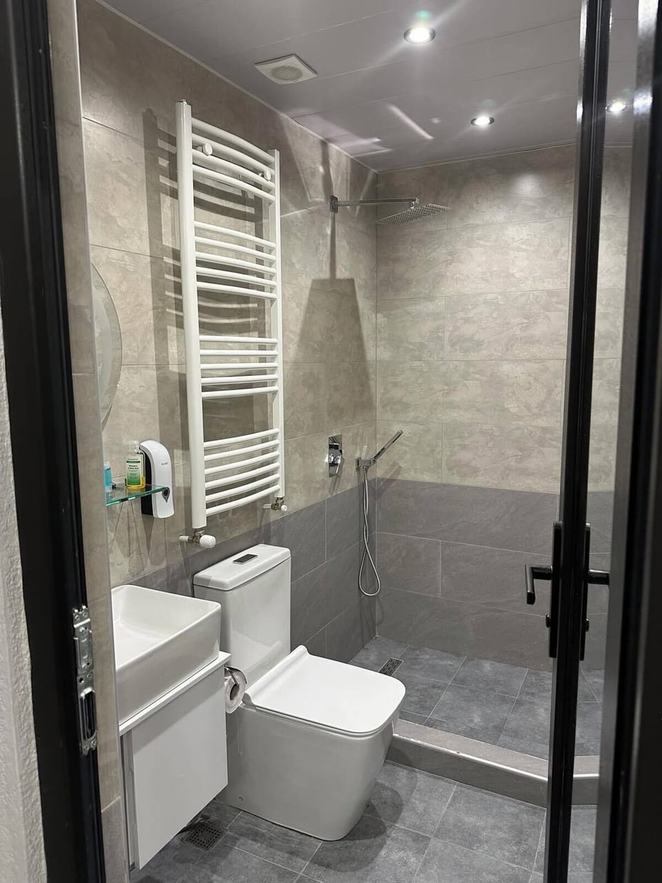 Comfort Double Room, Lanai, City View | Desk, soundproofing, free WiFi