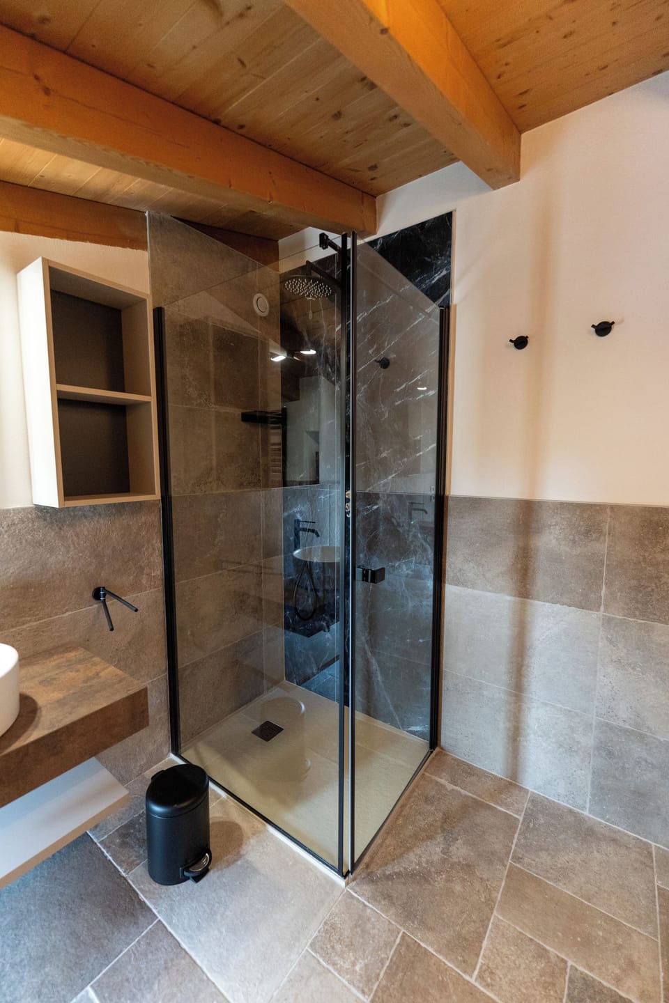 Superior Double or Twin Room, 1 Bedroom, Air conditioning, Garden View | Bathroom | Shower, rainfall showerhead, hair dryer, bidet