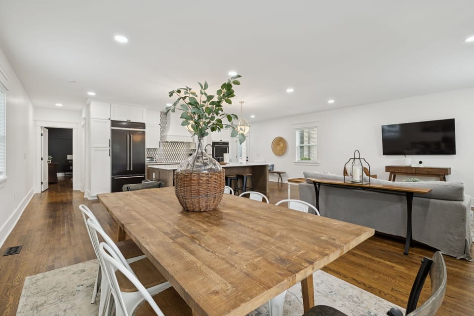 Dining Area: Dine in style — sleek seating, elegant lighting, and a space that feels just right.