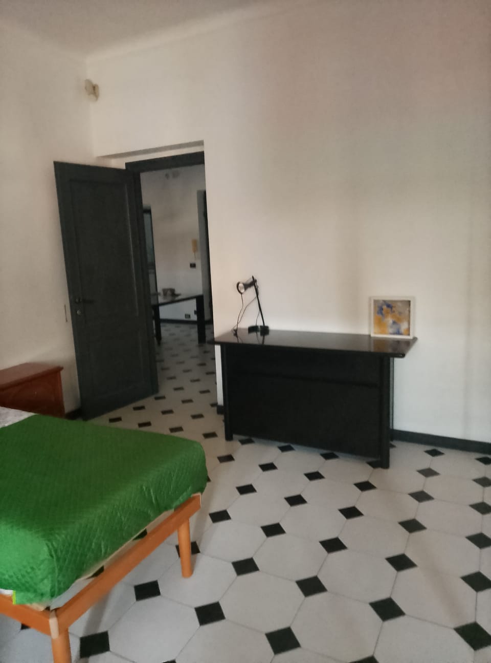 Apartment, 3 Bedrooms, Accessible, Fireplace | Living room | Books