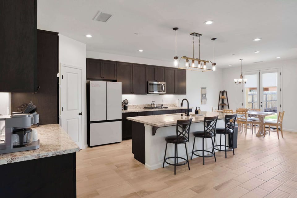 Open concept, fully stocked kitchen