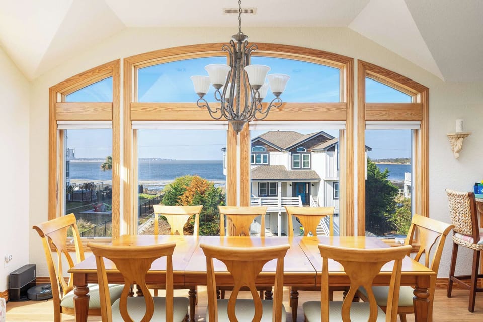 Top Level: Dining area with ocean view