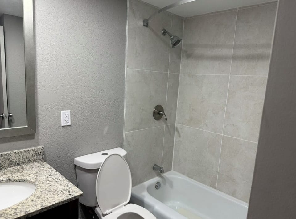 Studio | Bathroom