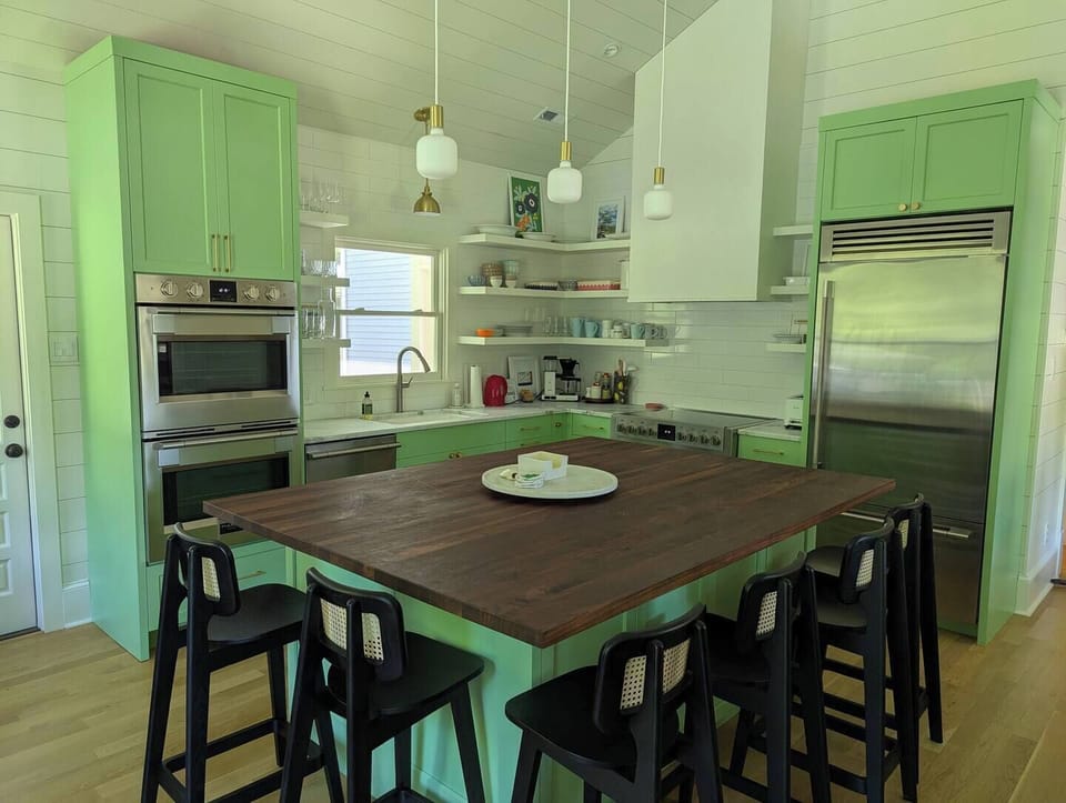 Eat-in kitchen island, seating for six.