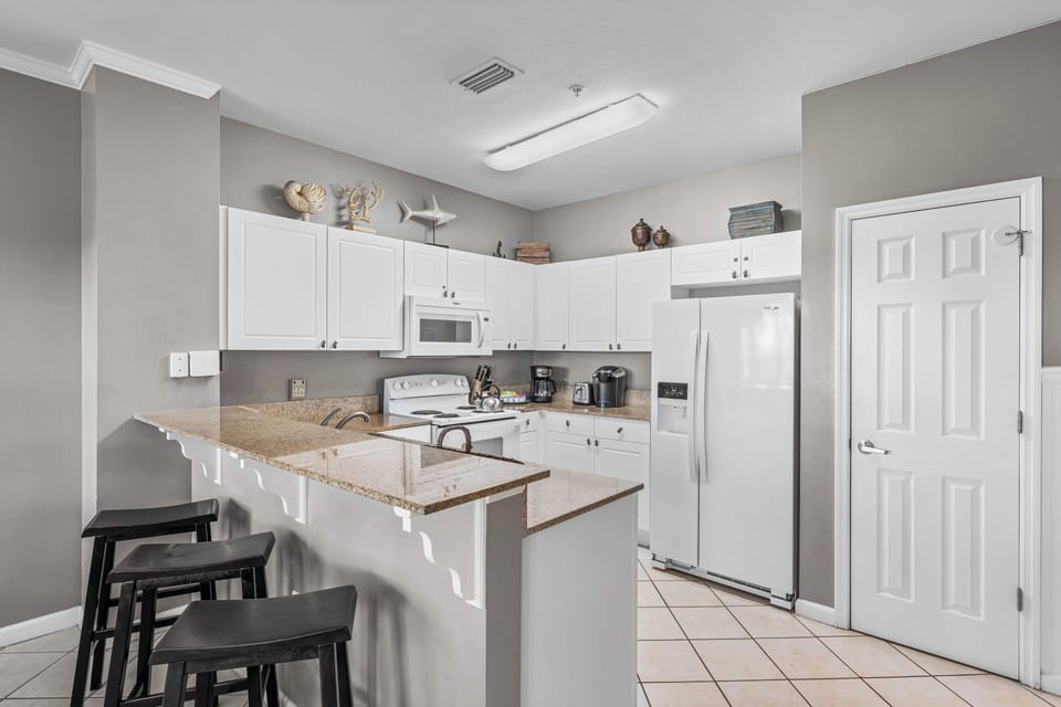 Fully Stocked Kitchen