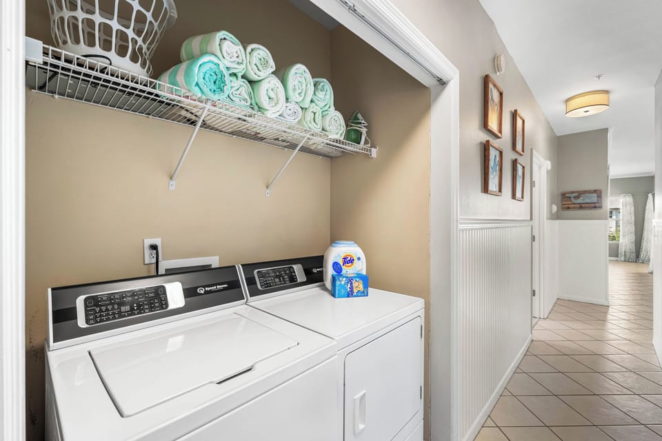 Private Washer/Dryer with Beach Towels Included