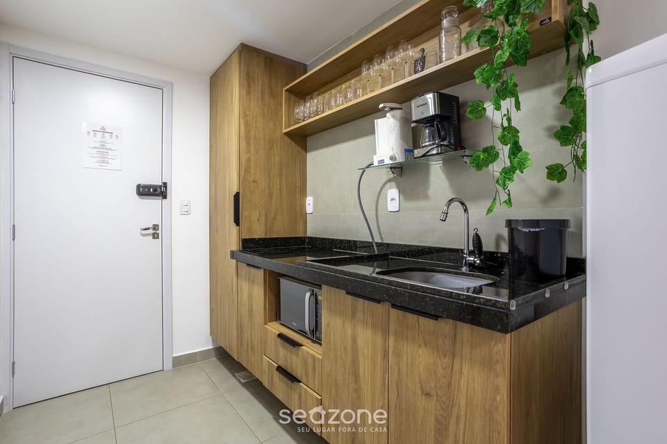 Basic Apartment | Private kitchen | Cookware/dishes/utensils