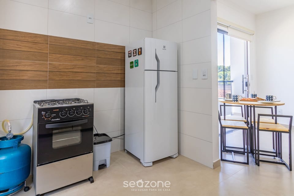 Basic Apartment | Private kitchen | Cookware/dishes/utensils