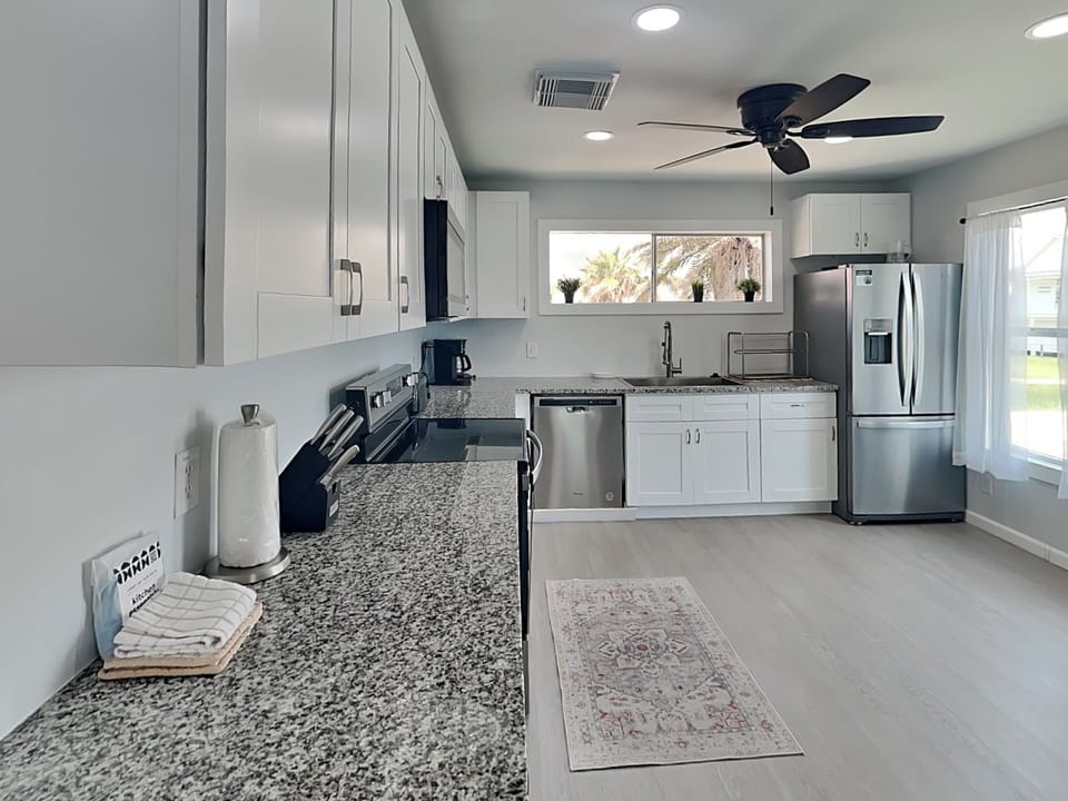 Full Kitchen