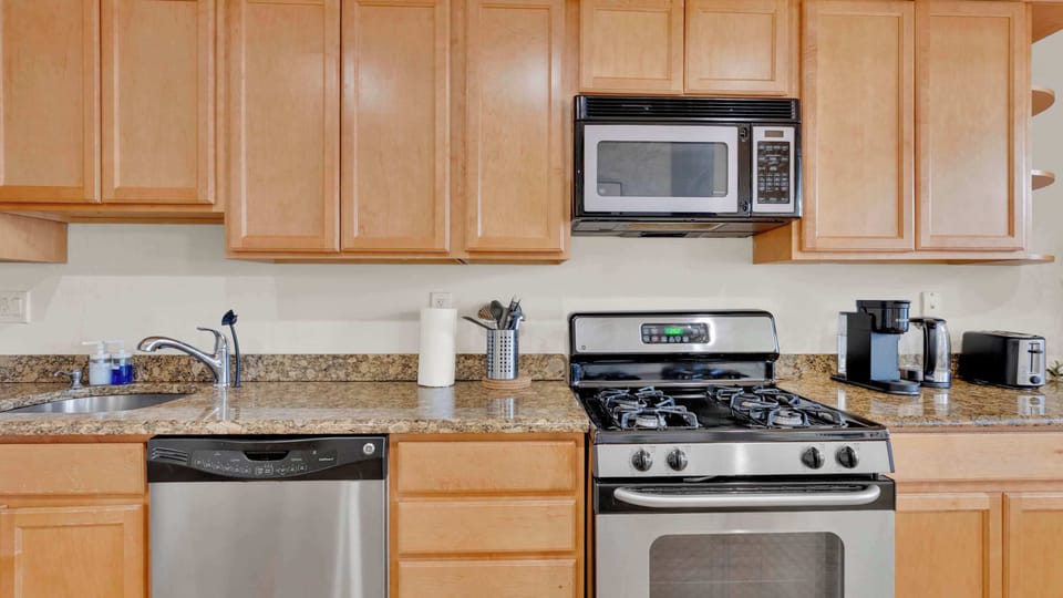 Full Kitchen