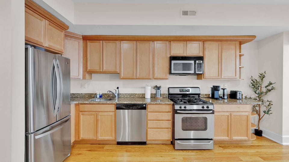 Full Kitchen