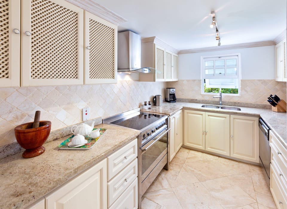 Luxury Villa, 4 Bedrooms, Resort View, Poolside | Private kitchen | Fridge, microwave, oven, stovetop